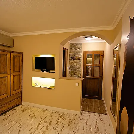 El Bronco Western Ranch Üdülőközpont 3*